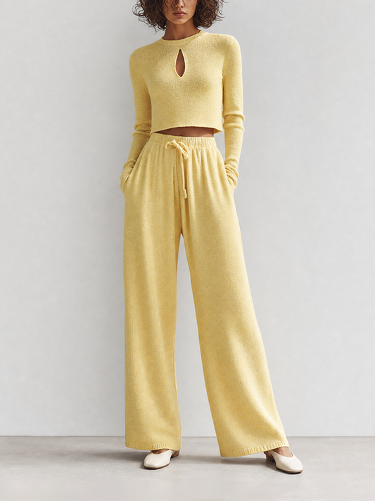 Conjunto amarillo claro: top corto y pantalón ancho con cordón
