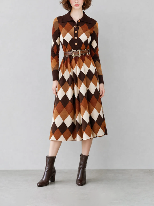 Vestido midi marrón de punto con estampado argyle