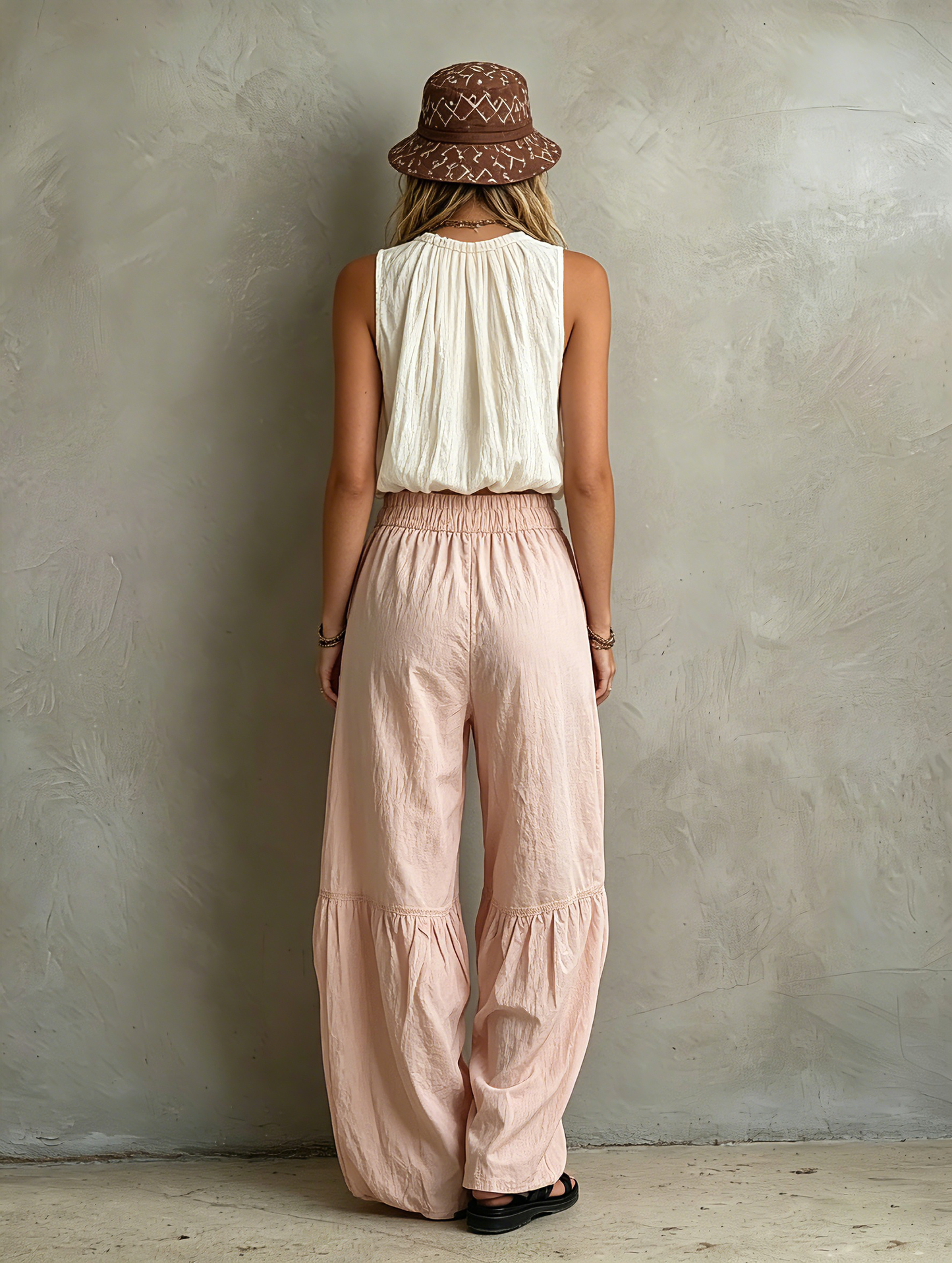 Casual Blanco Woven Sin mangas Round-neck Top Paired With Rosa Woven Pantalón