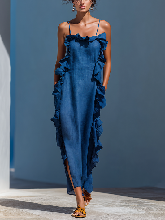 Vestido maxi azul con tirantes finos y abertura
