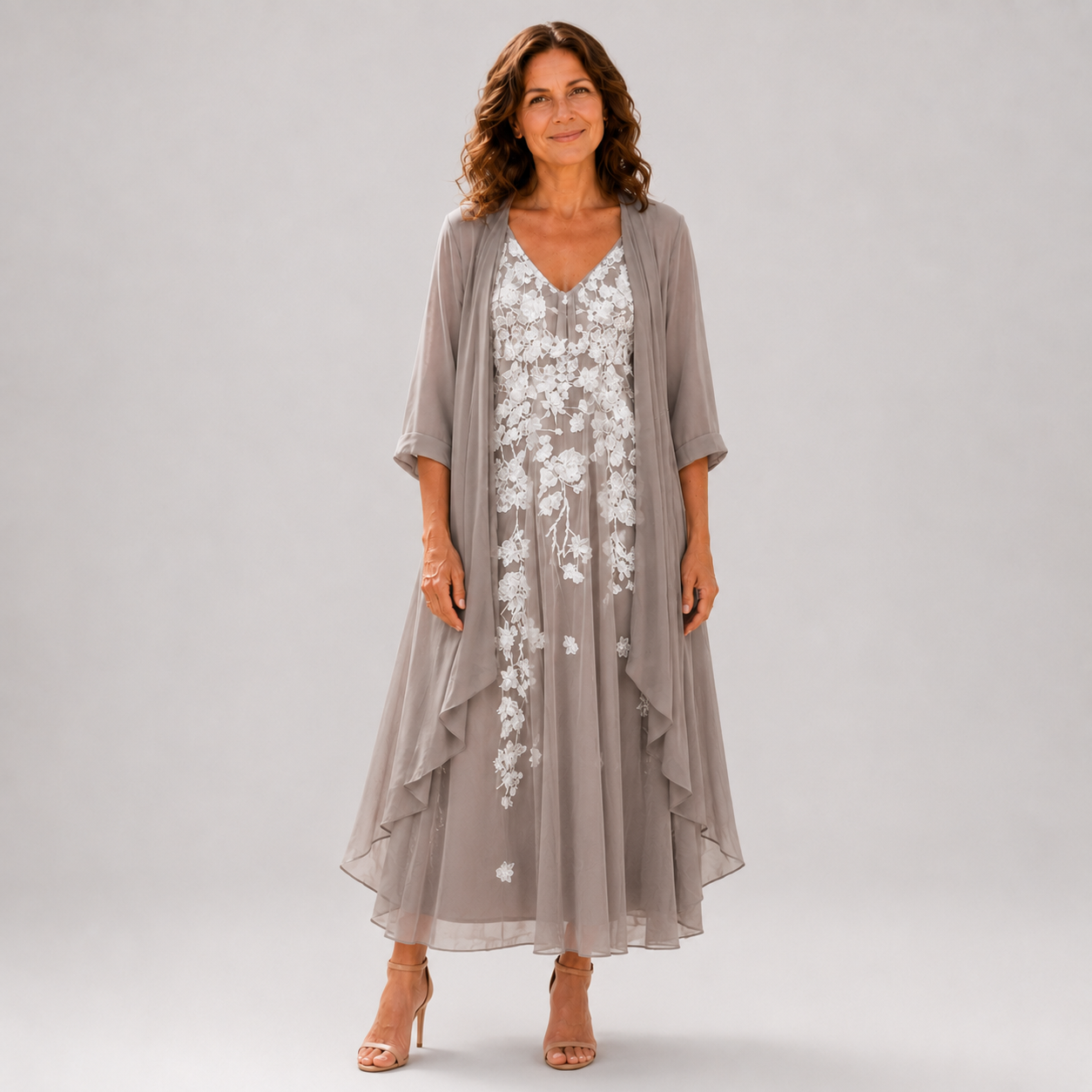 Elena | Vestido Elegante con Bordado Floral y Capa Ligera