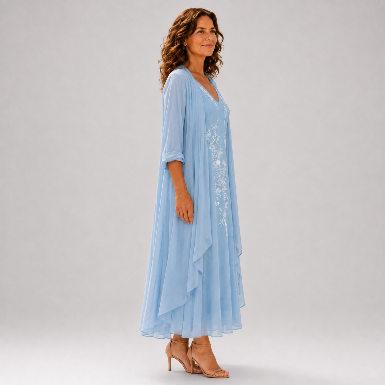 Elena | Vestido Elegante con Bordado Floral y Capa Ligera