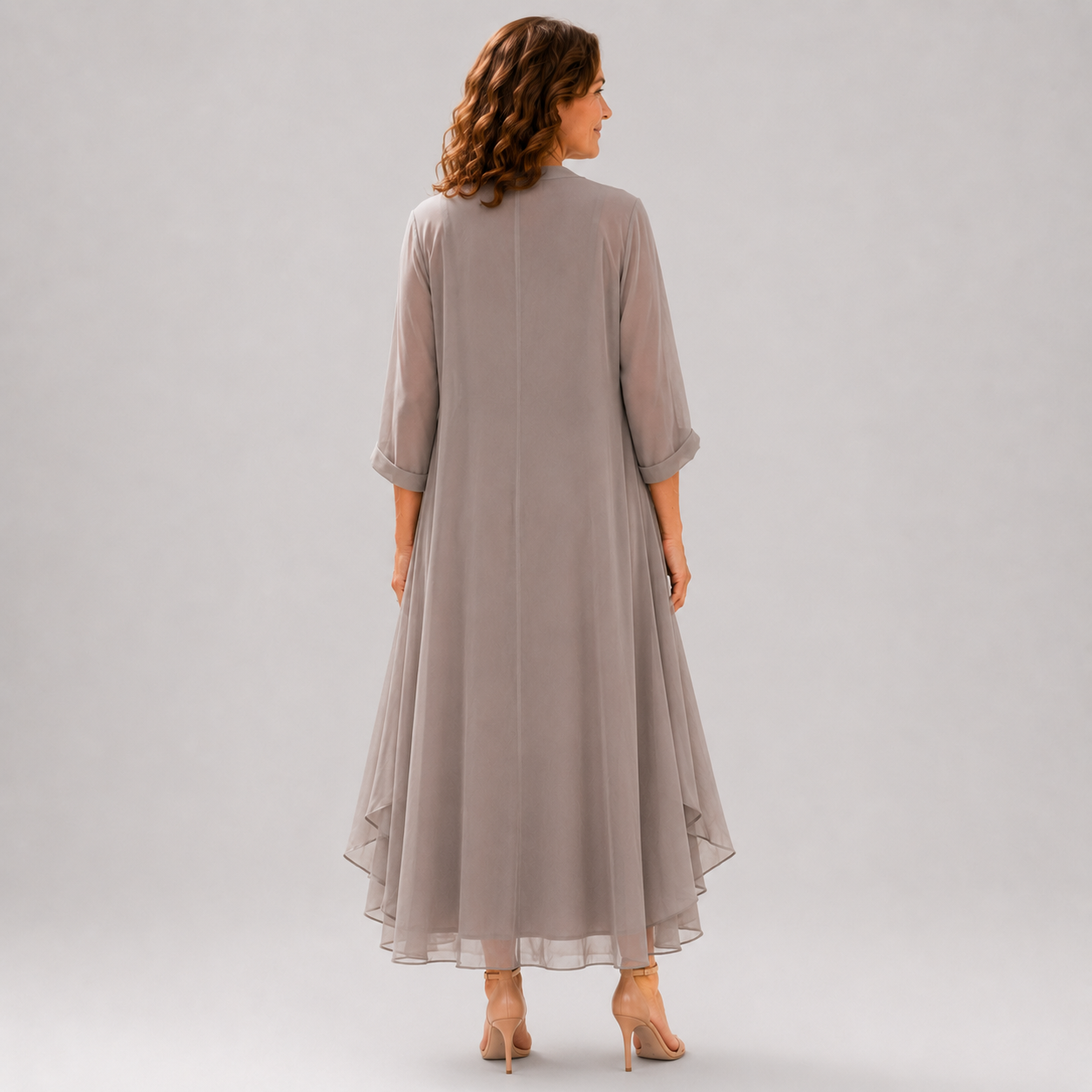 Elena | Vestido Elegante con Bordado Floral y Capa Ligera
