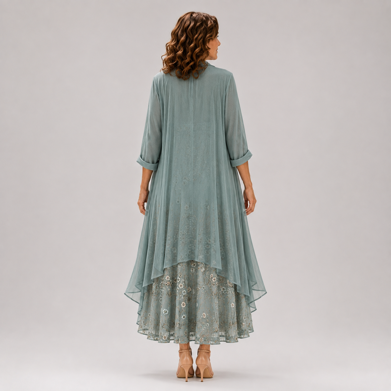 Elena | Vestido Elegante con Bordado Floral y Capa Ligera