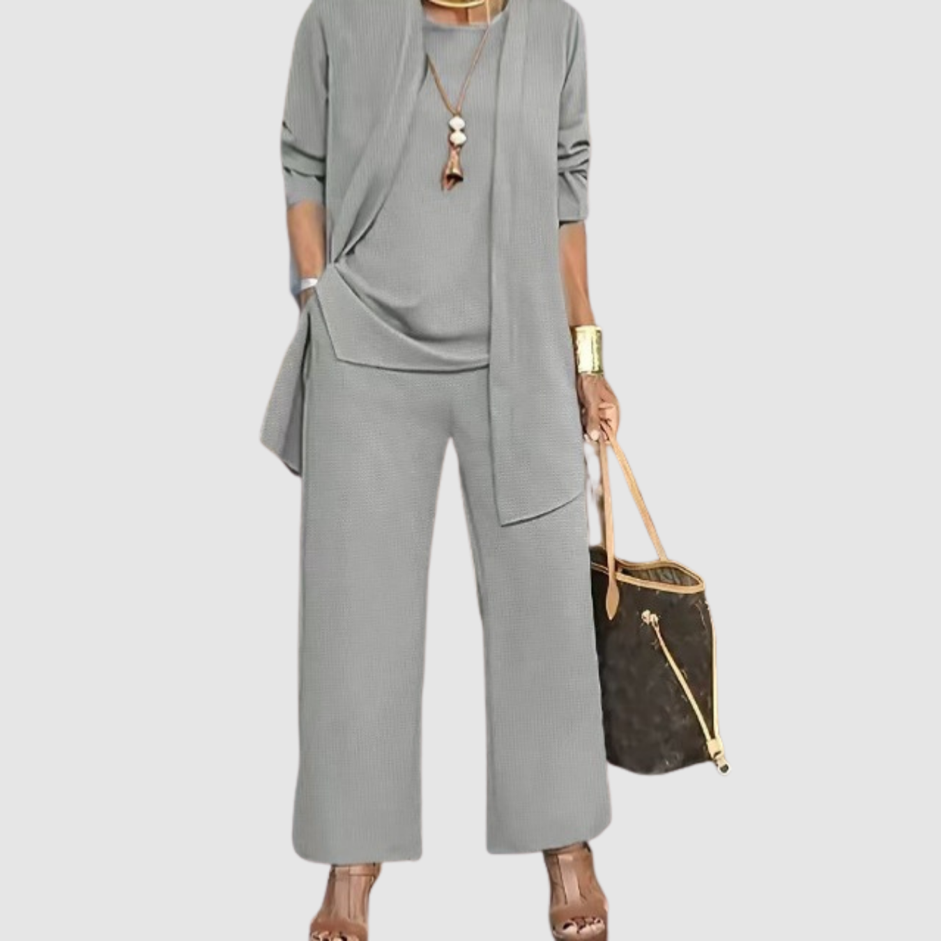 Mira | Traje