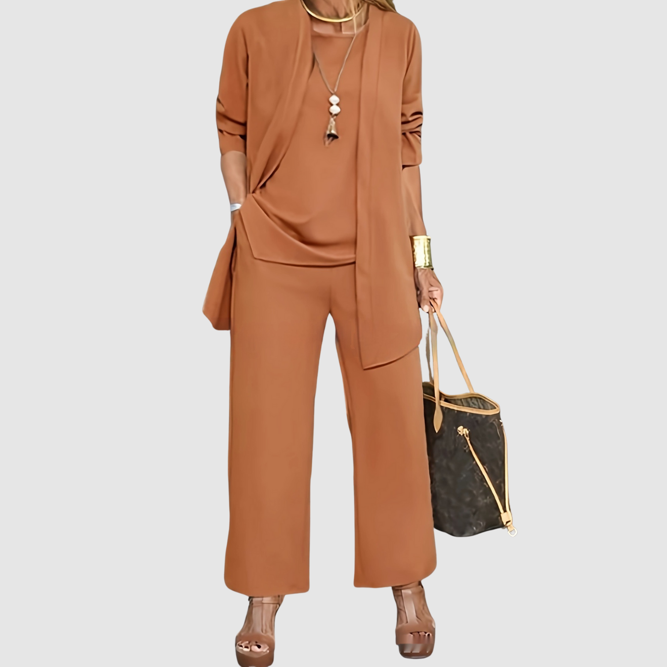 Mira | Traje