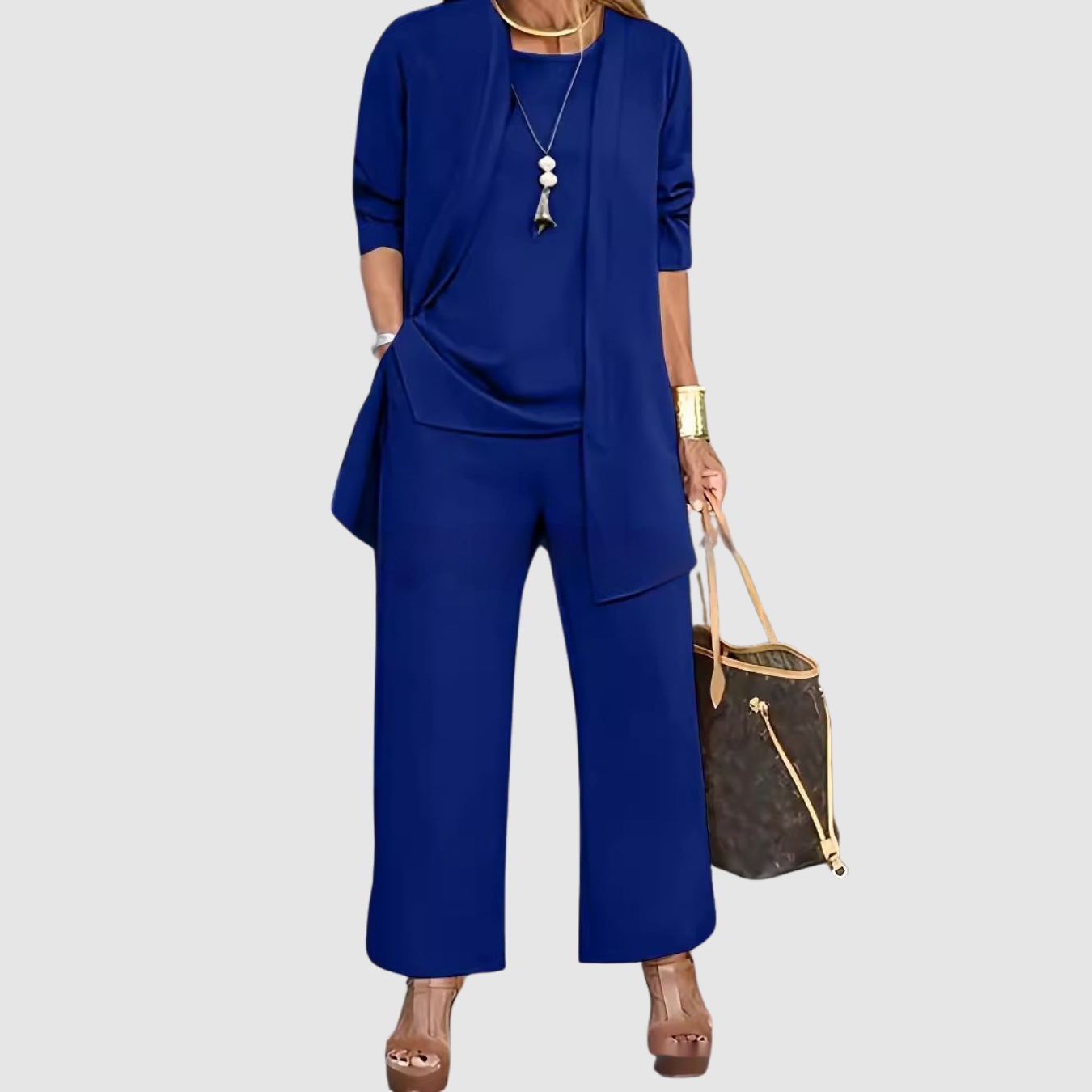 Mira | Traje