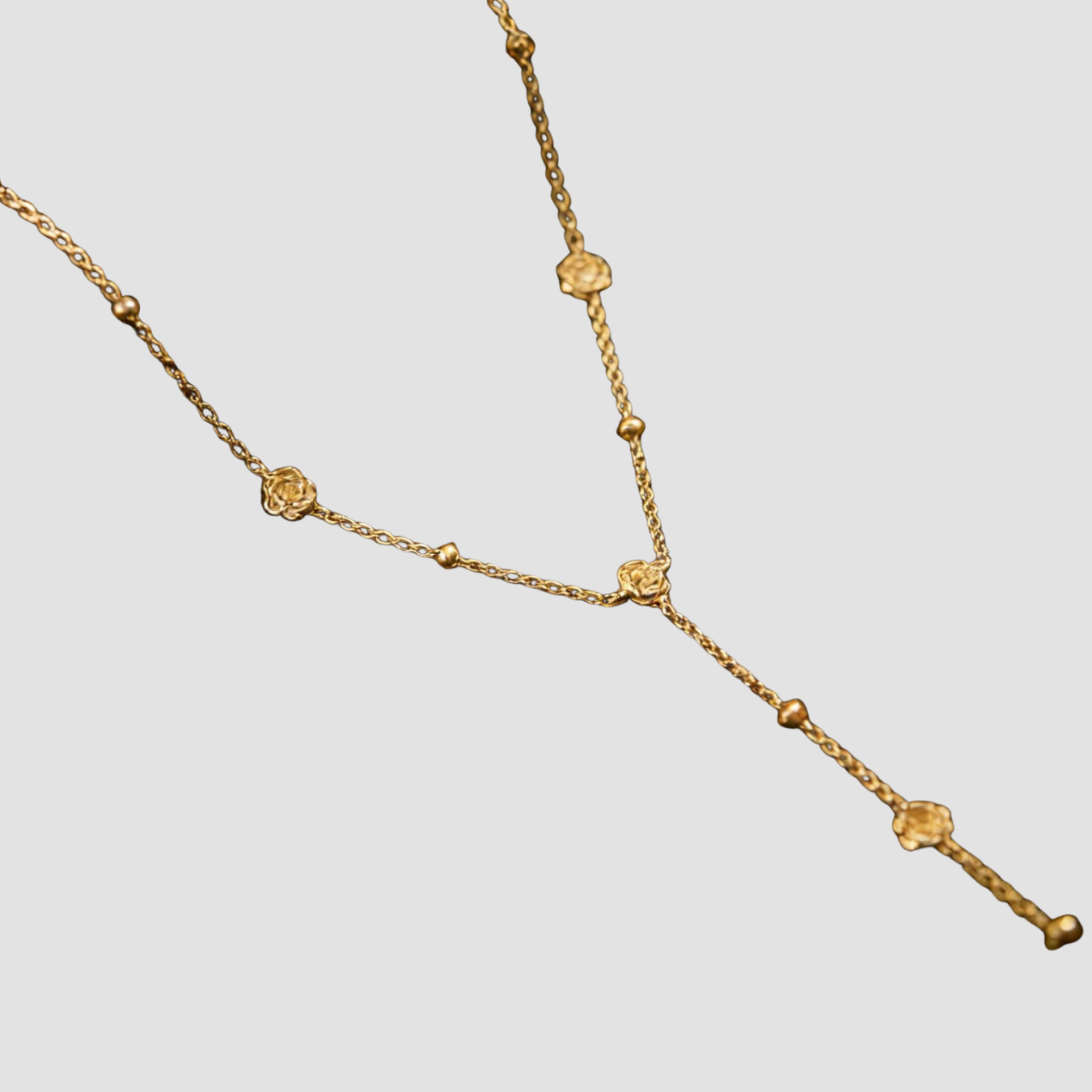 Lea | Collar de estrellas y rosas