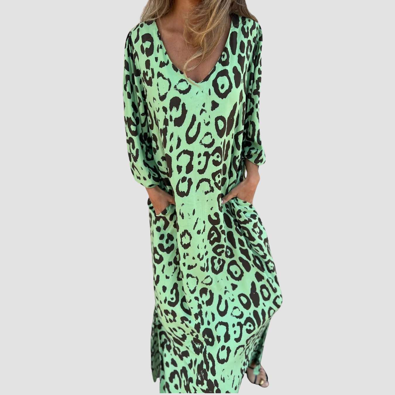 Novea | Vestido de leopardo con cuello en V