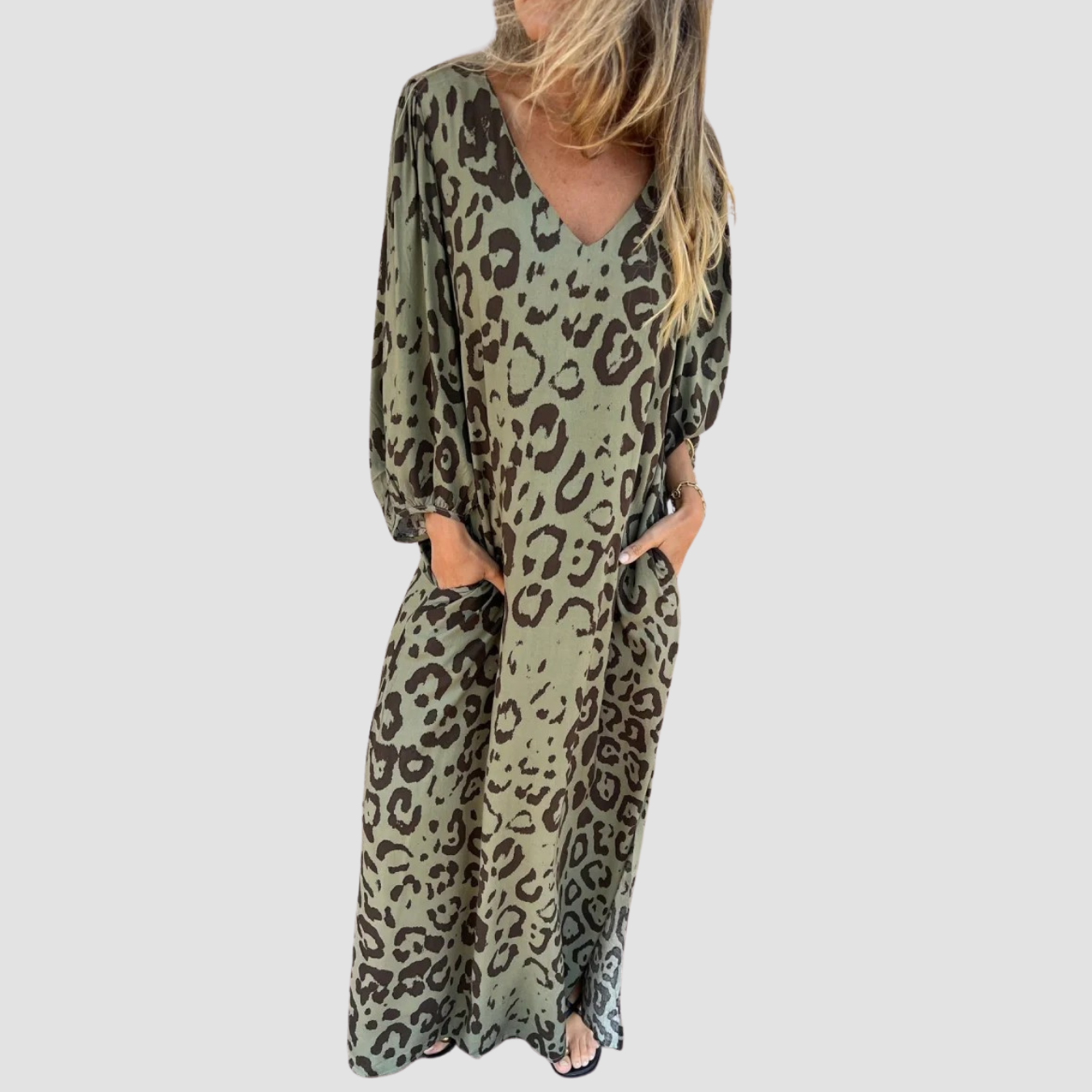 Novea | Vestido de leopardo con cuello en V