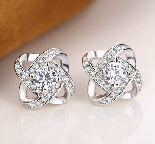 Pendientes nido de amor