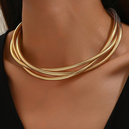 Collar Dorado en Capas Vintage